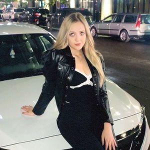 Meet your Posher, Alaina